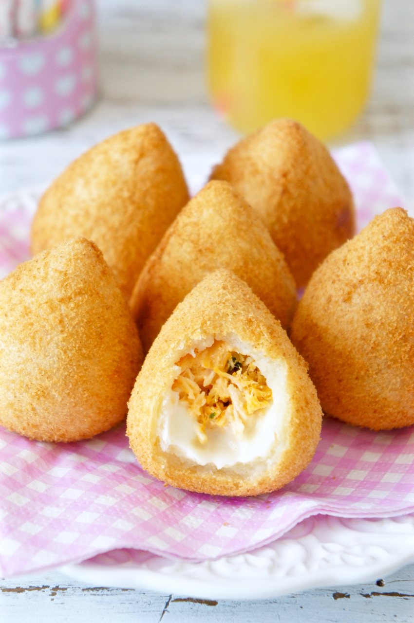 Coxinha De Frango Catupiry Flamboesa